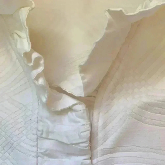 Orly White, Long  sleeve, Button Up top w crisp collar, four-way stretch, fitted - Picture 6 of 7